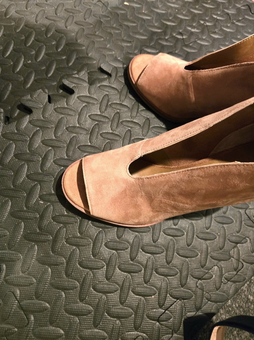 Lucky Brand Suede Open-Toe Heels in Dusty Rose Brand NEW Never Been Worn!